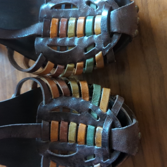 BCBGirls Shoes Wooden T-strap Block Heel Size 7 1/2 - Picture 4 of 9